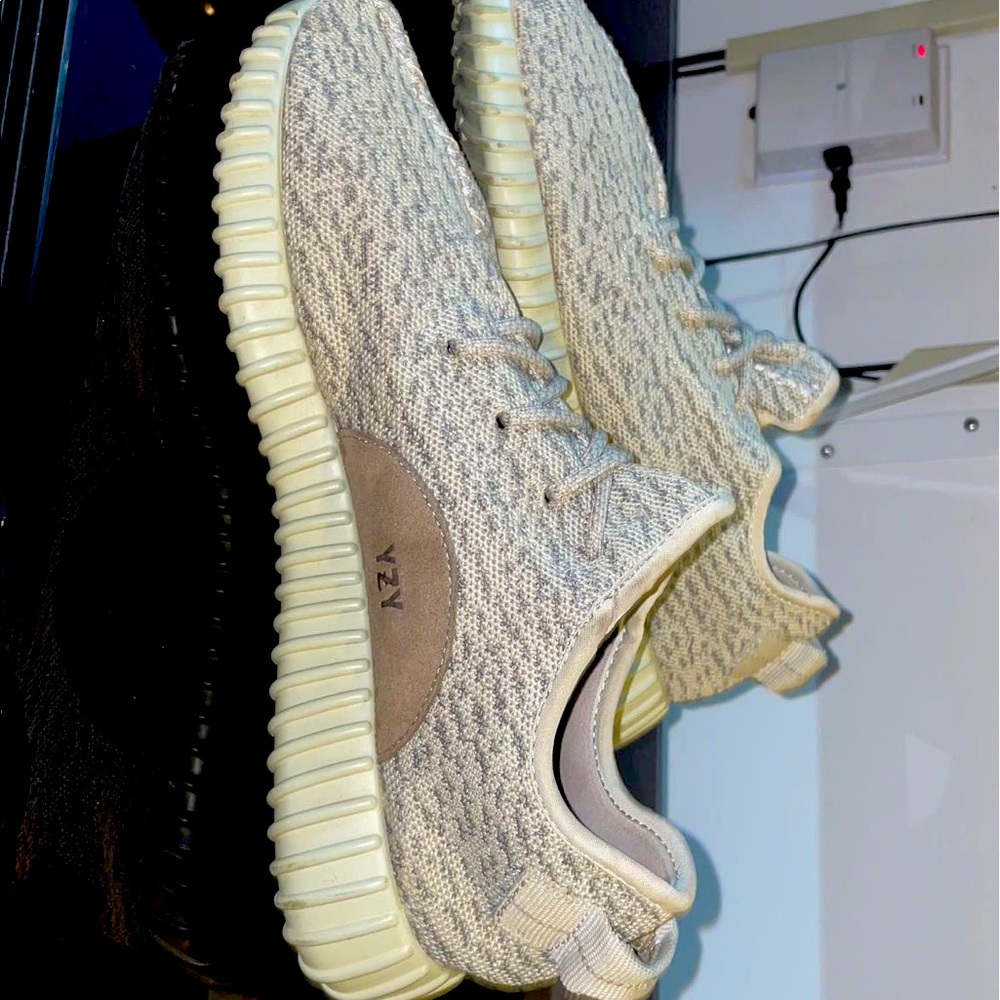 100% Authentic Adidas Yeezy V1 MoonRock edition. Original box/receipt Barney NY